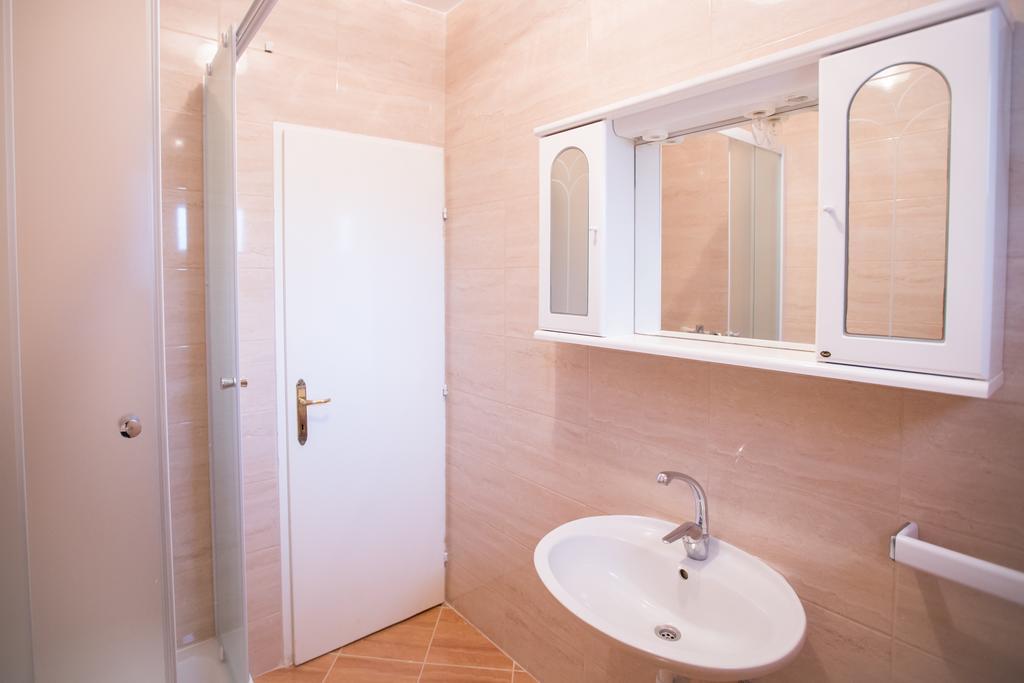 Dunja Piric Apartman Lopar